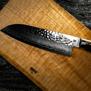 What’s the Difference Between a Chef’s Knife and a Santoku Knife?